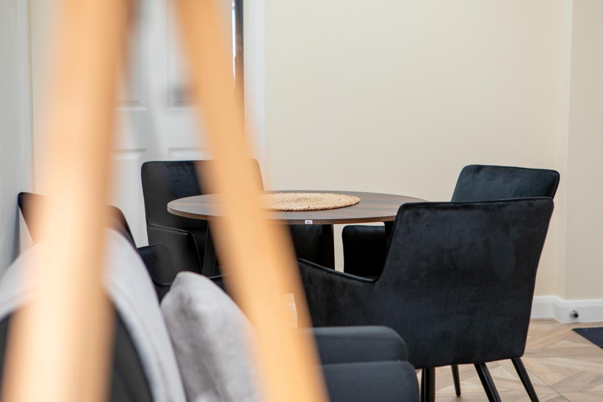 Modern Apartment Free Off Road Parking 2X Double Rooms Suite 11 Nottingham Buitenkant foto