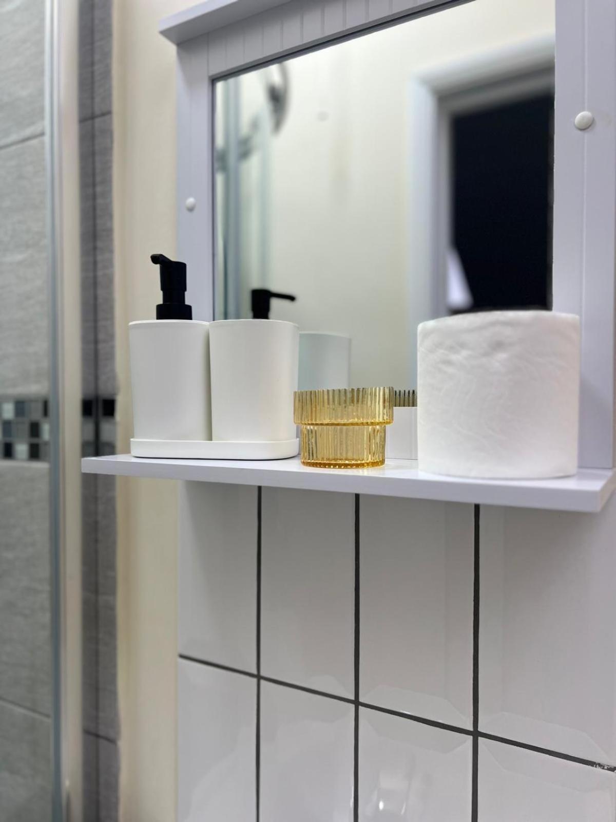 Modern Apartment Free Off Road Parking 2X Double Rooms Suite 11 Nottingham Buitenkant foto