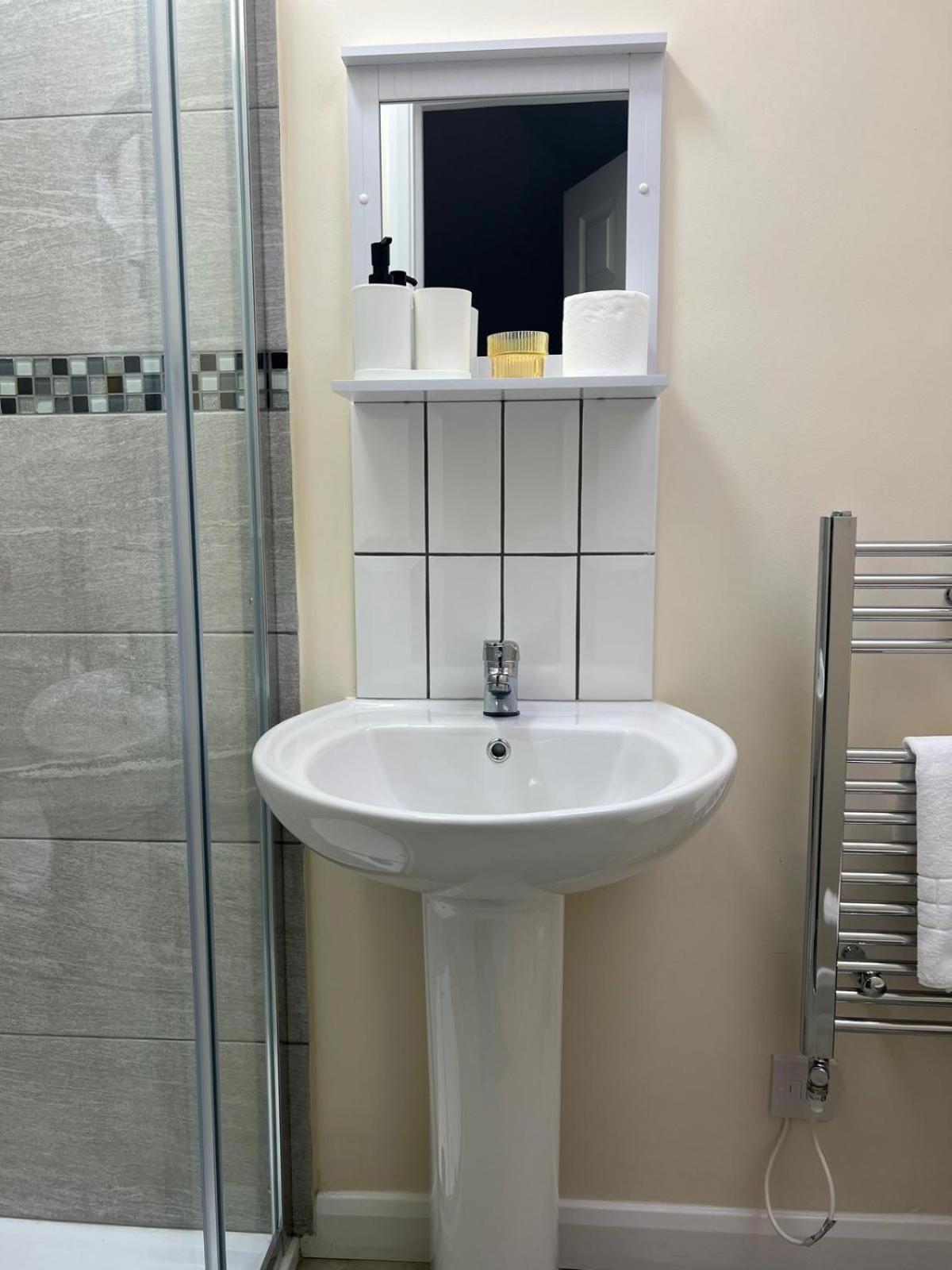 Modern Apartment Free Off Road Parking 2X Double Rooms Suite 11 Nottingham Buitenkant foto